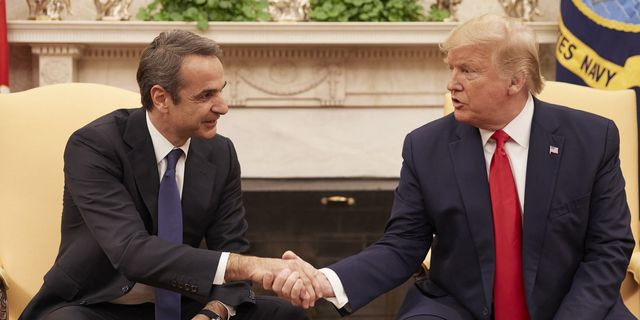 Ο Μητσοτάκης συνομίλησε με τον Τραμπ και τον προσκάλεσε στην Ελλάδα