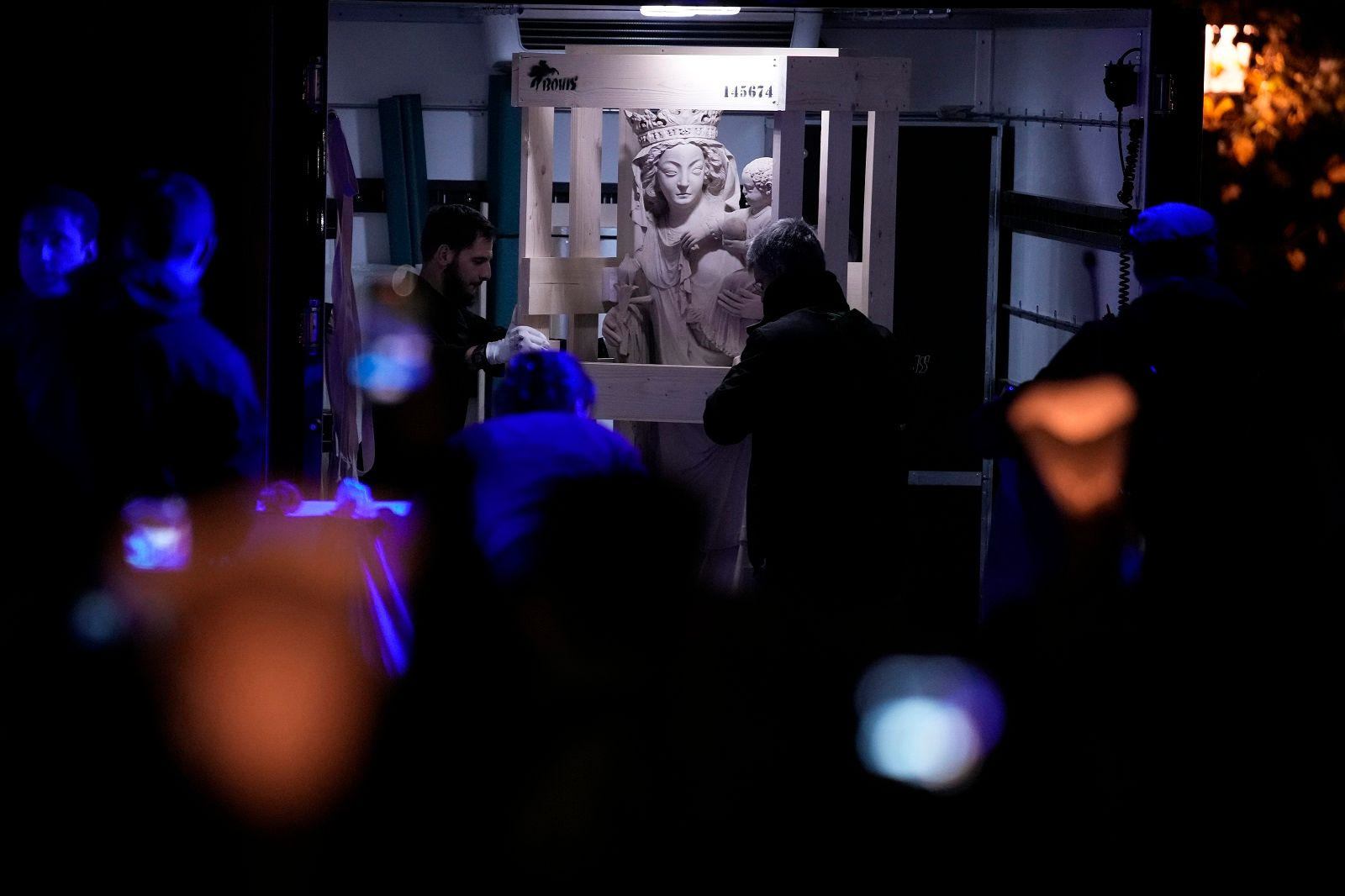 Ανοίγει ξανά η Παναγία των Παρισίων