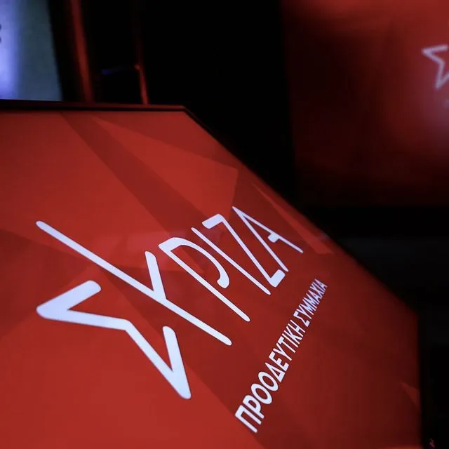 “Η κυβερνητική φιέστα για τα νέα οχήματα της πυροσβεστικής και τα 4 ερωτήματα”
