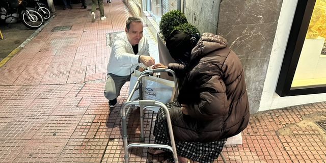 Τα Χριστούγεννα της “Αποστολής” δίπλα στους αστέγους