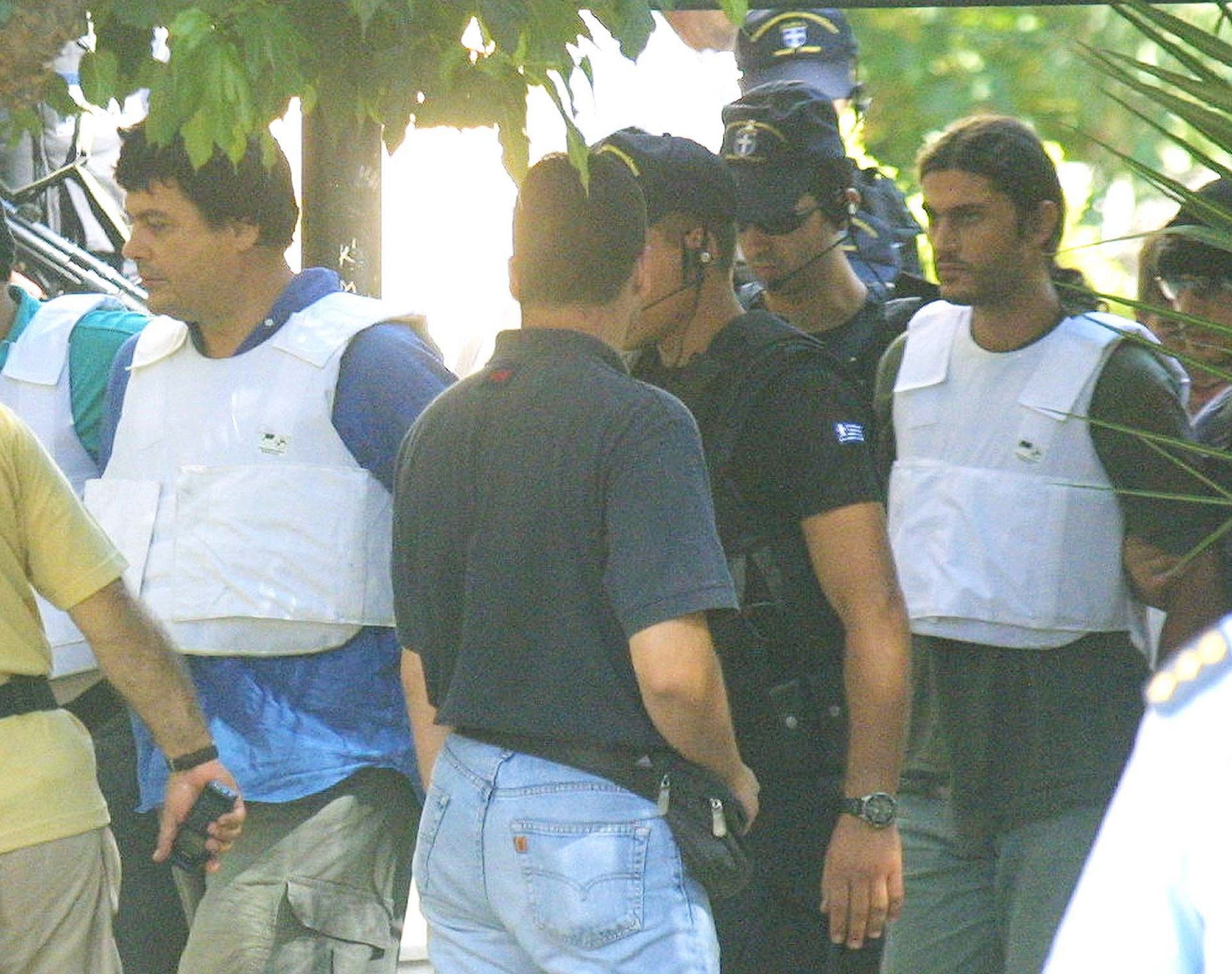 Tα μέλη της "17Ν" μεταφέρονται στο δικαστήριο