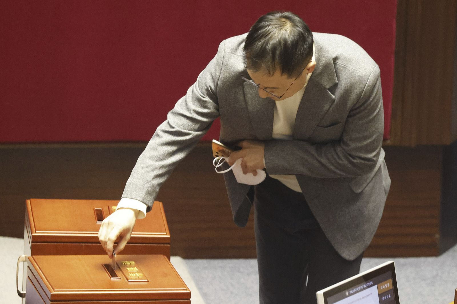 Ο νομοθέτης Κιμ Σανγκ Γουκ του Κόμματος Λαϊκής Εξουσίας (PPP)