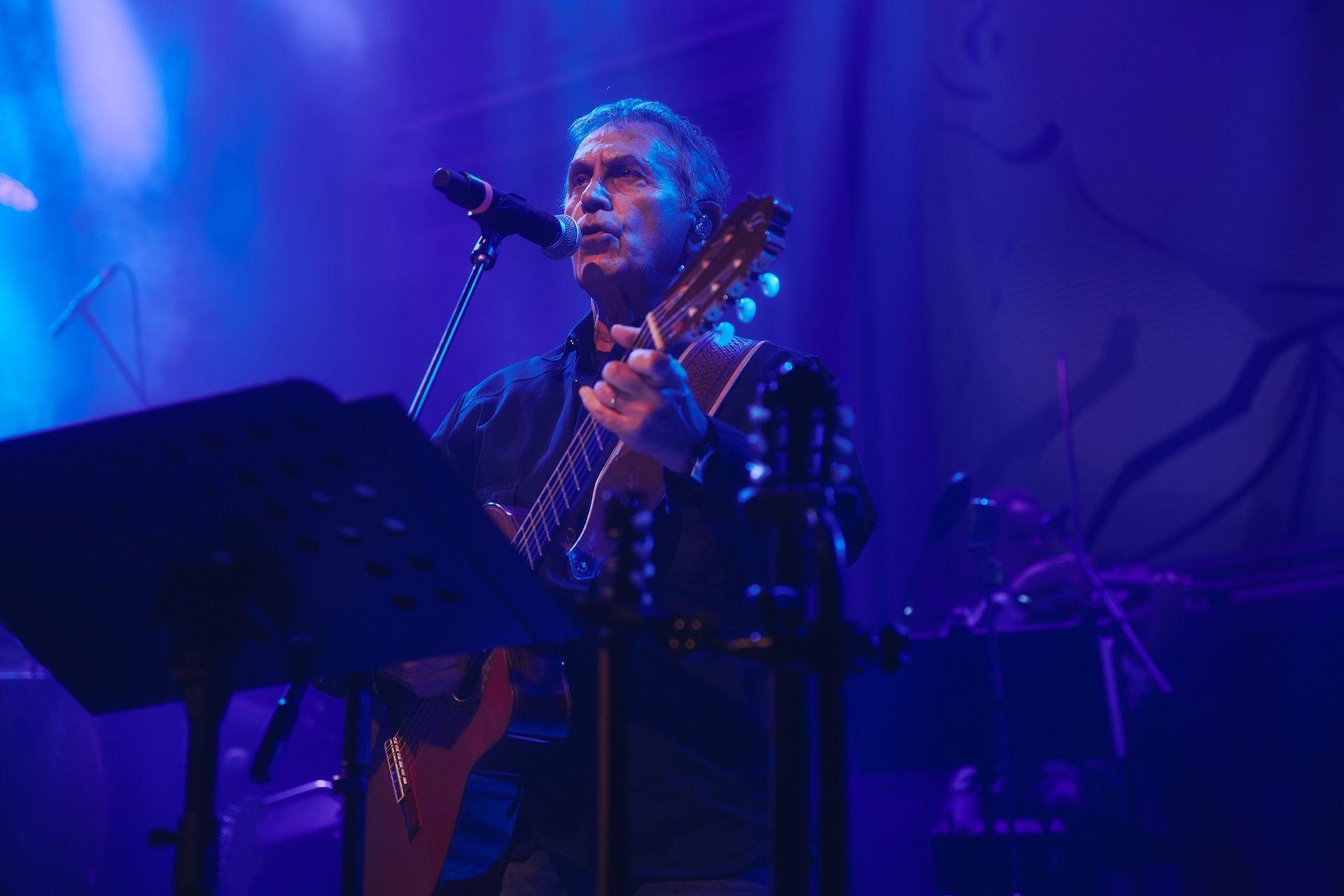 Ο Γιώργος Νταλάρας