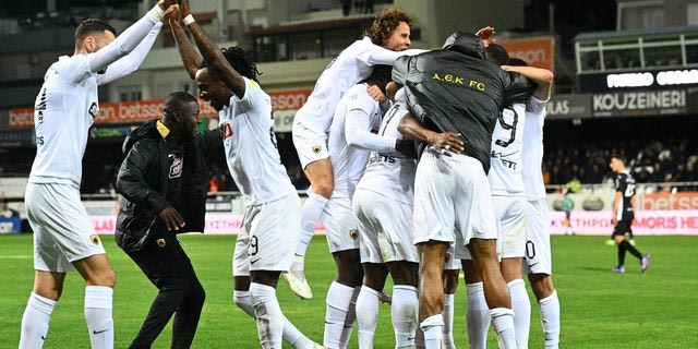 ΟΦΗ – ΑΕΚ 1-2: Πέρασε δια πυρός και σιδήρου κόντρα στους Κρητικούς των δέκα παικτών