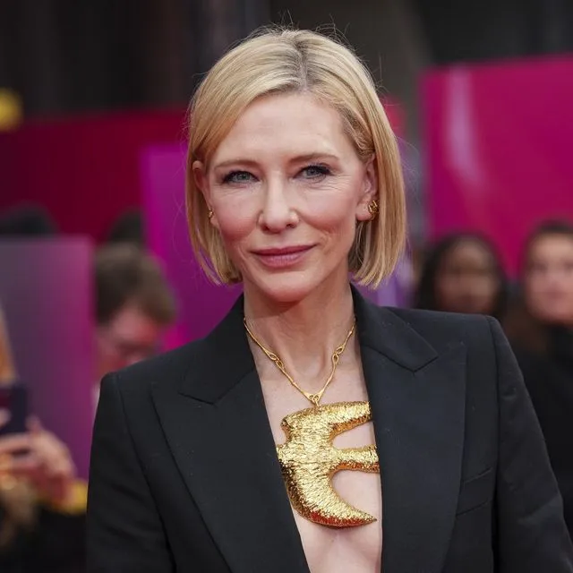 Η Κέιτ Μπλάνσετ ύψωσε το μεσαίο δάχτυλο στο κόκκινο χαλί – “Σταμάτα το”