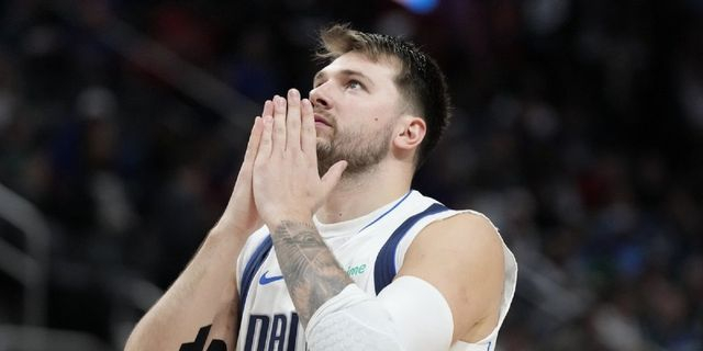 Τραυματίστηκε ο Ντόντσιτς: Φόβοι ότι θα μείνει εκτός για μεγάλο διάστημα
