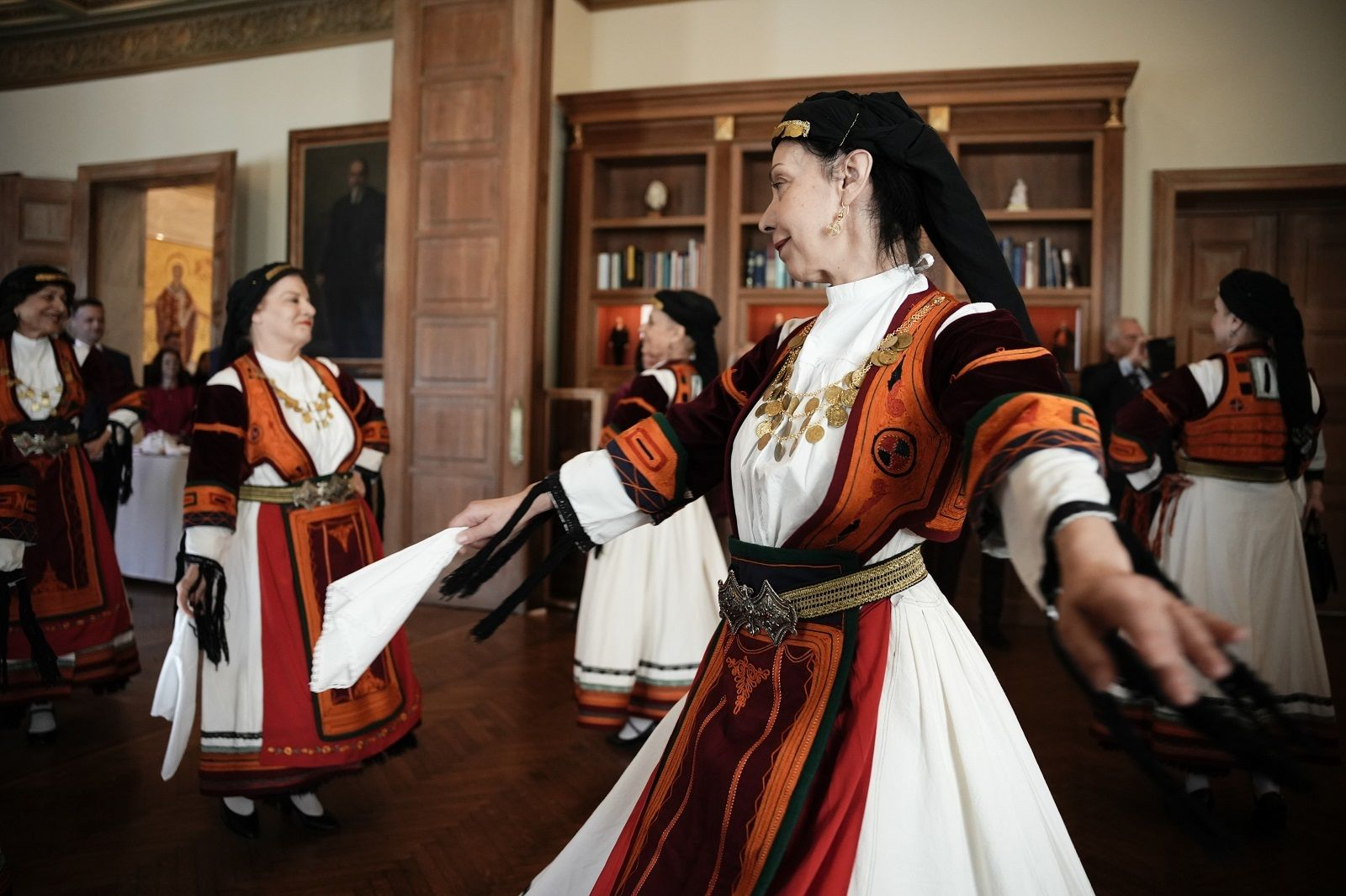 Κάλαντα της Πρωτοχρονιάς στον Χάρη Δούκα