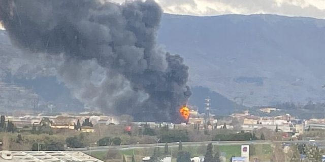 Έκρηξη σε διυλιστήριο κοντά στη Φλωρεντία: Δύο νεκροί και εννέα τραυματίες – Βίντεο