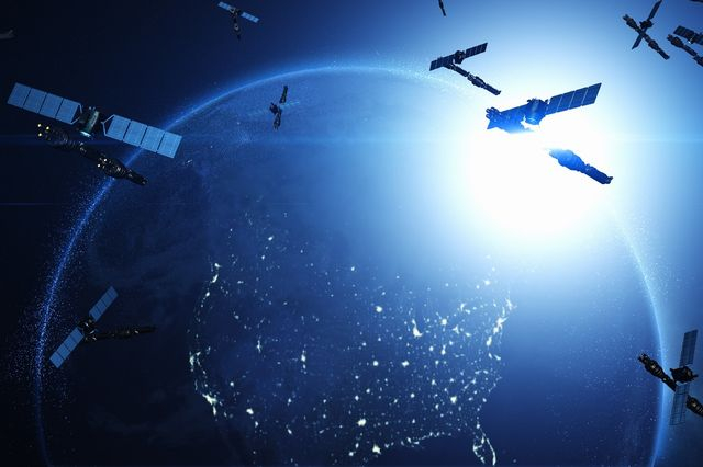 Το Kessler Syndrome θα μας “κόψει” το Internet και το τηλέφωνο