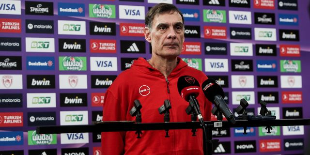 Ο Γιώργος Μπαρτζώκας πρώτος σε αγώνες στον πάγκο του Ολυμπιακού