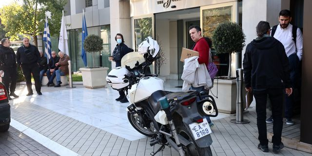 Νεκρή η γυναίκα που έπεσε από τον 6ο όροφο ξενοδοχείου στη Μιχαλακοπούλου