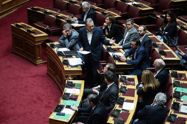 Συνεδρίαση στη Βουλή
