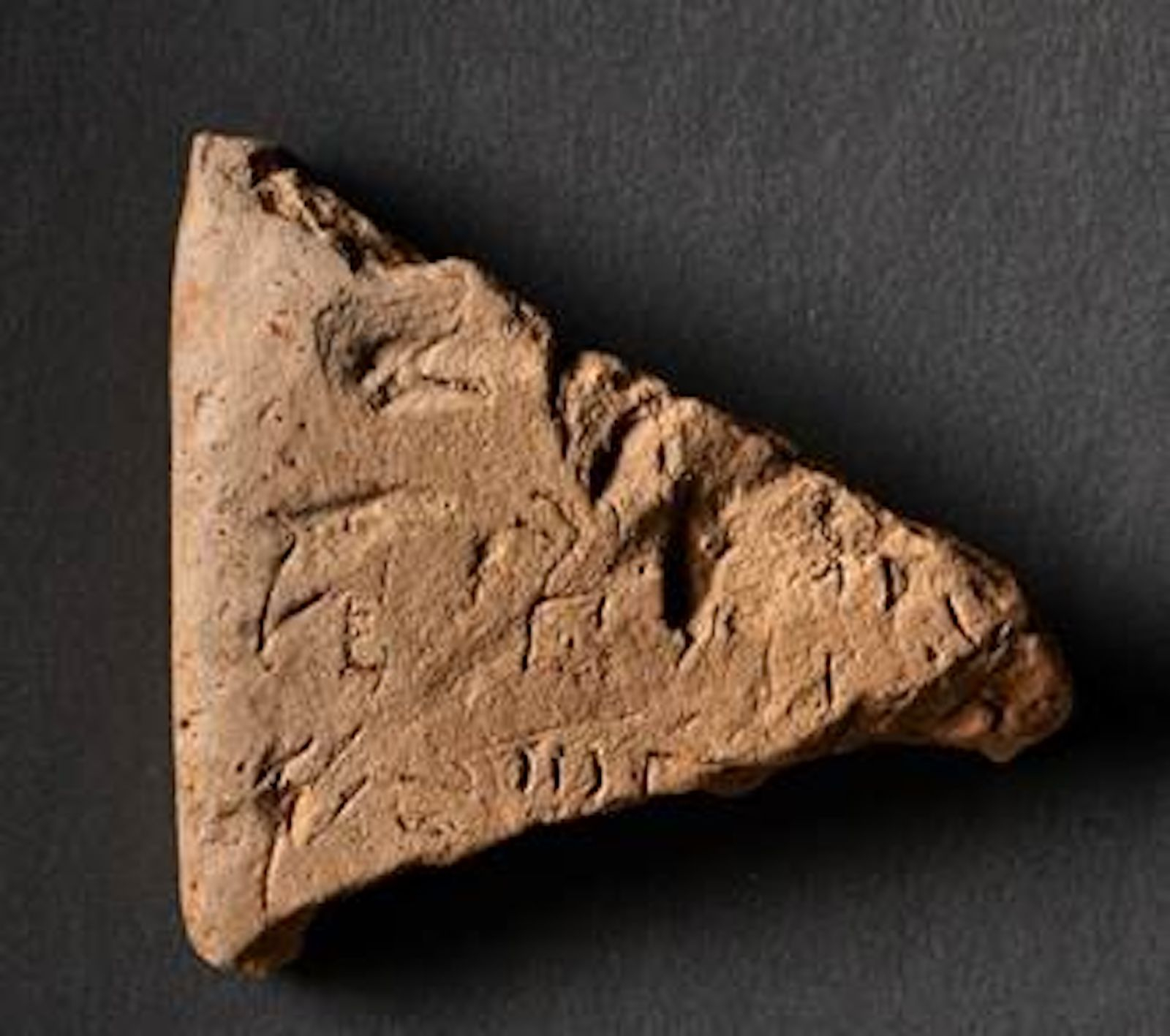 Πήλινες πινακίδες Γραμμικής Α΄ γραφής από την ανασκαφή «Κατρέ 1».