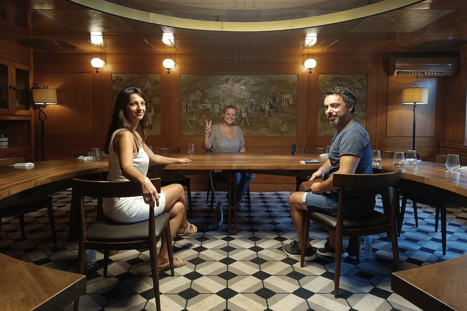 Φωτογραφία από το ταξίδι των Κωνσταντίνου Μάρκελλου- Ελένης Στεργίου και Πέτρου Μακρή στο Βουκουρέστι