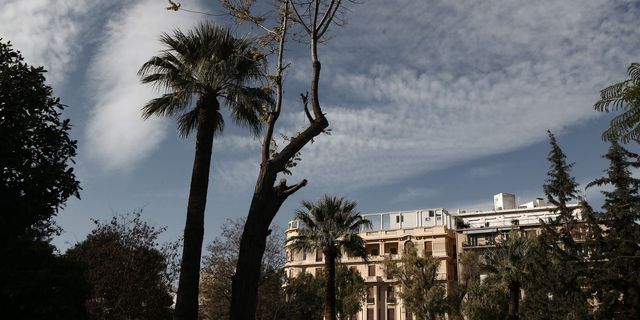 Καιρός: Φεύγει η αφρικανική σκόνη και πέφτει η θερμοκρασία