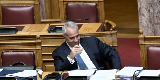 Αλλαγές στο Σύνταγμα χωρίς Εκκλησία, με άρθρο 16, δάση και… Βορίδη