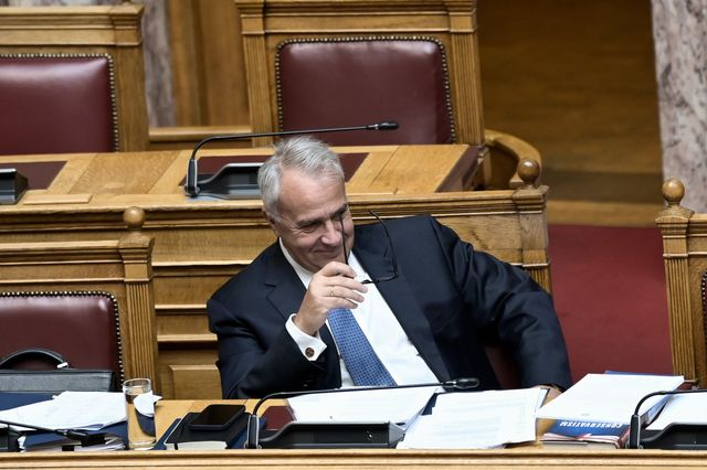 Αλλαγές στο Σύνταγμα χωρίς Εκκλησία, με άρθρο 16, δάση και… Βορίδη