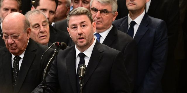 Ο Νίκος Ανδρουλάκης στην κηδεία του Κώστα Σημίτη