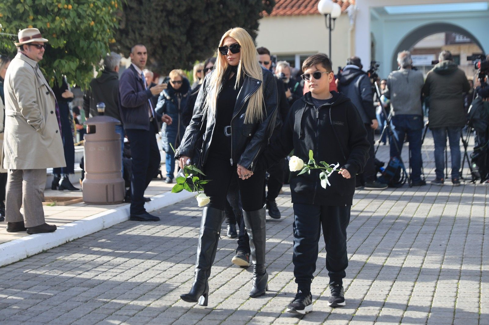 Η Αγγελική Ηλιάδη στην κηδεία της Καίτης Γκρέυ