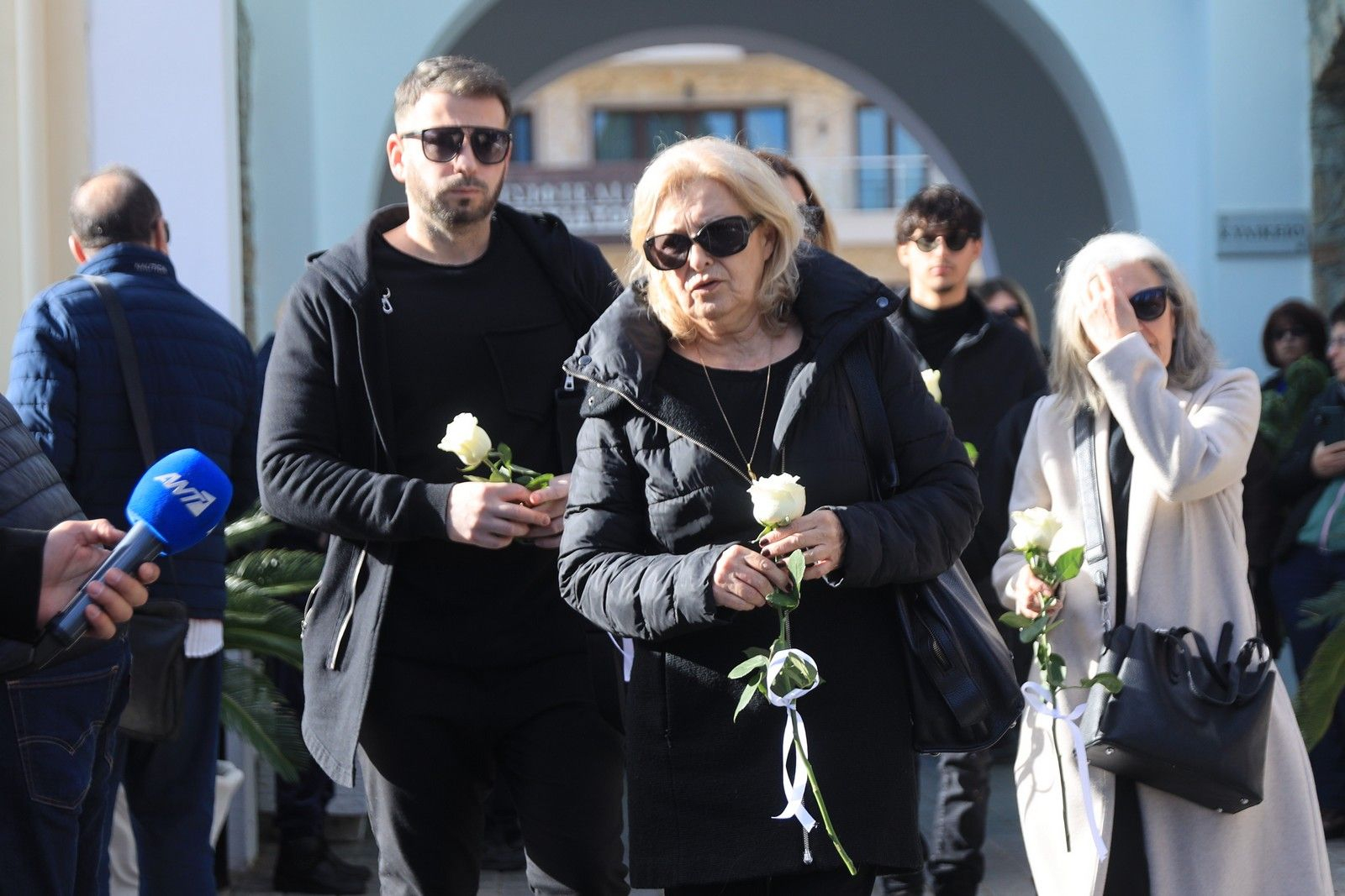 Κηδεία της τραγουδίστριας Καίτης Γκρέυ στη Νέα Σμύρνη