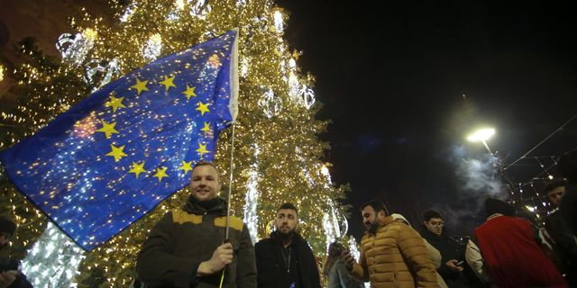 Γεωργία-Διεθνή Διαφάνεια: Η κυβέρνηση απέλυσε 700 δημοσίους υπαλλήλους