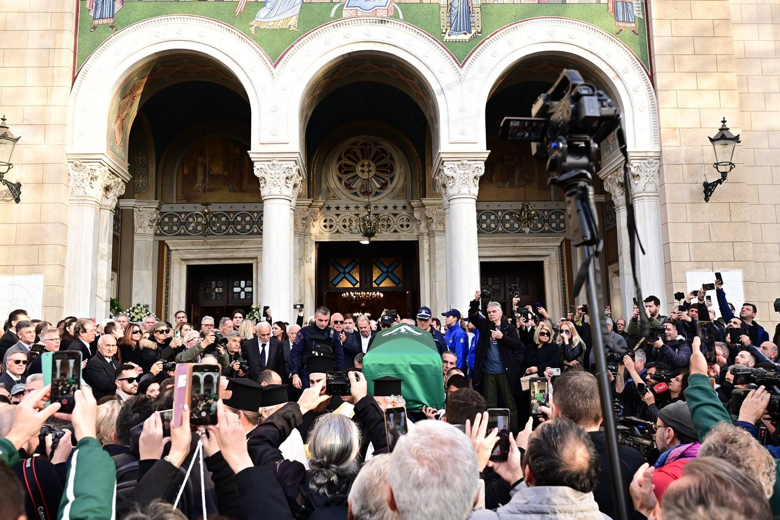 Η κηδεία του Μίμη Δομάζου