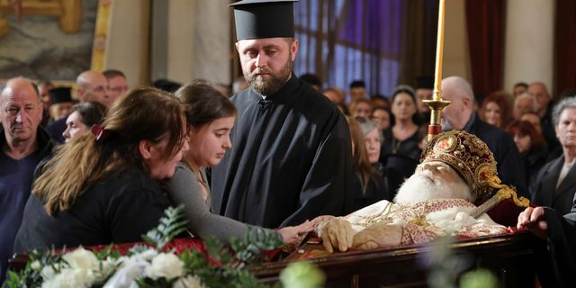 Το ύστατο χαίρε στον Αρχιεπίσκοπο Αναστάσιο: Συγκίνηση και κατάνυξη στην εξόδιο ακολουθία