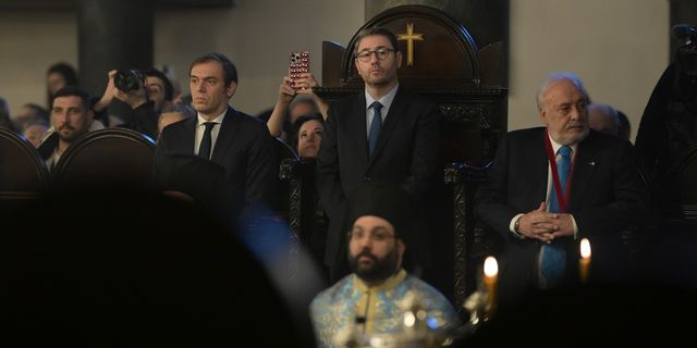 Ανήμερα των Θεοφανείων ο Πρόεδρος του ΠΑΣΟΚ - Κινήματος Αλλαγής, Νίκος Ανδρουλάκης, παρέστη στην πατριαρχική και συνοδική θεία λειτουργία στον Άγιο Γεώργιο στο Φανάρι χοροστατούντος του Οικουμενικού Πατριάρχη Βαρθολομαίου και στη συνέχεια στην κατάδυση του Τιμίου Σταυρού στον Κεράτιο Κόλπο, Δευτέρα 6 Ιανουαρίου 2025