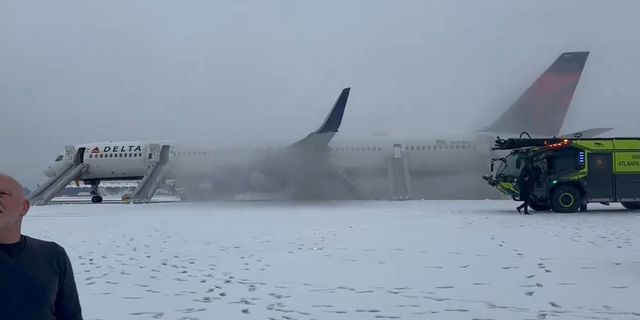 ΗΠΑ: Εκκενώθηκε αεροσκάφος της Delta Airlines – 4 τραυματίες