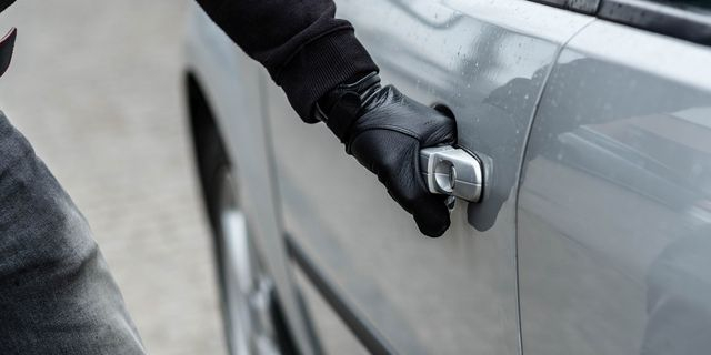 Ραφήνα: Συνελήφθη διαρρήκτης που είχε ρημάξει σπίτια και αυτοκίνητα