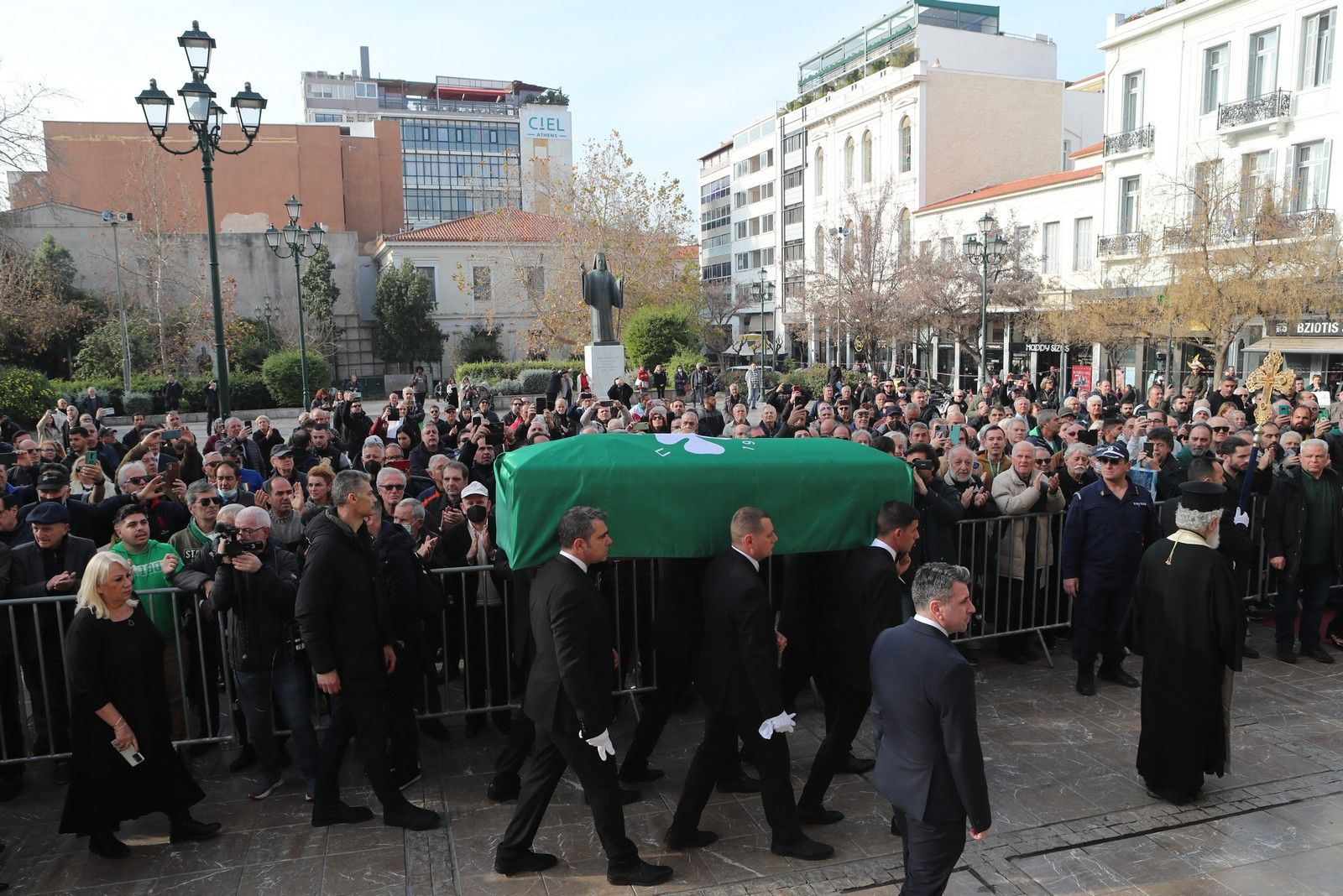 Η κηδεία του Μίμη Δομάζου