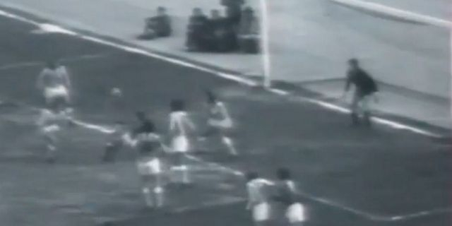 Το θρυλικό ψαλιδάκι του Μίμη Δομάζου που πάγωσε το “Καραϊσκάκης”