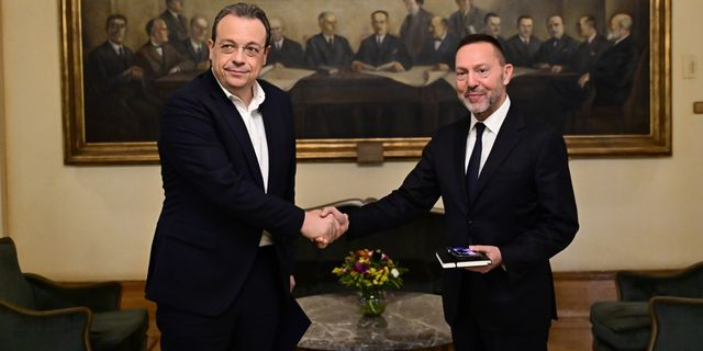 Φάμελλος μετά τη συνάντηση με Στουρνάρα: “Παράλογο τα 4,5 δισ. κέρδη των τραπεζών”