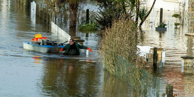 Σοβαρές πλημμύρες στη δυτική Γαλλία – “Δεν έχουμε ξαναδεί κάτι τέτοιo”