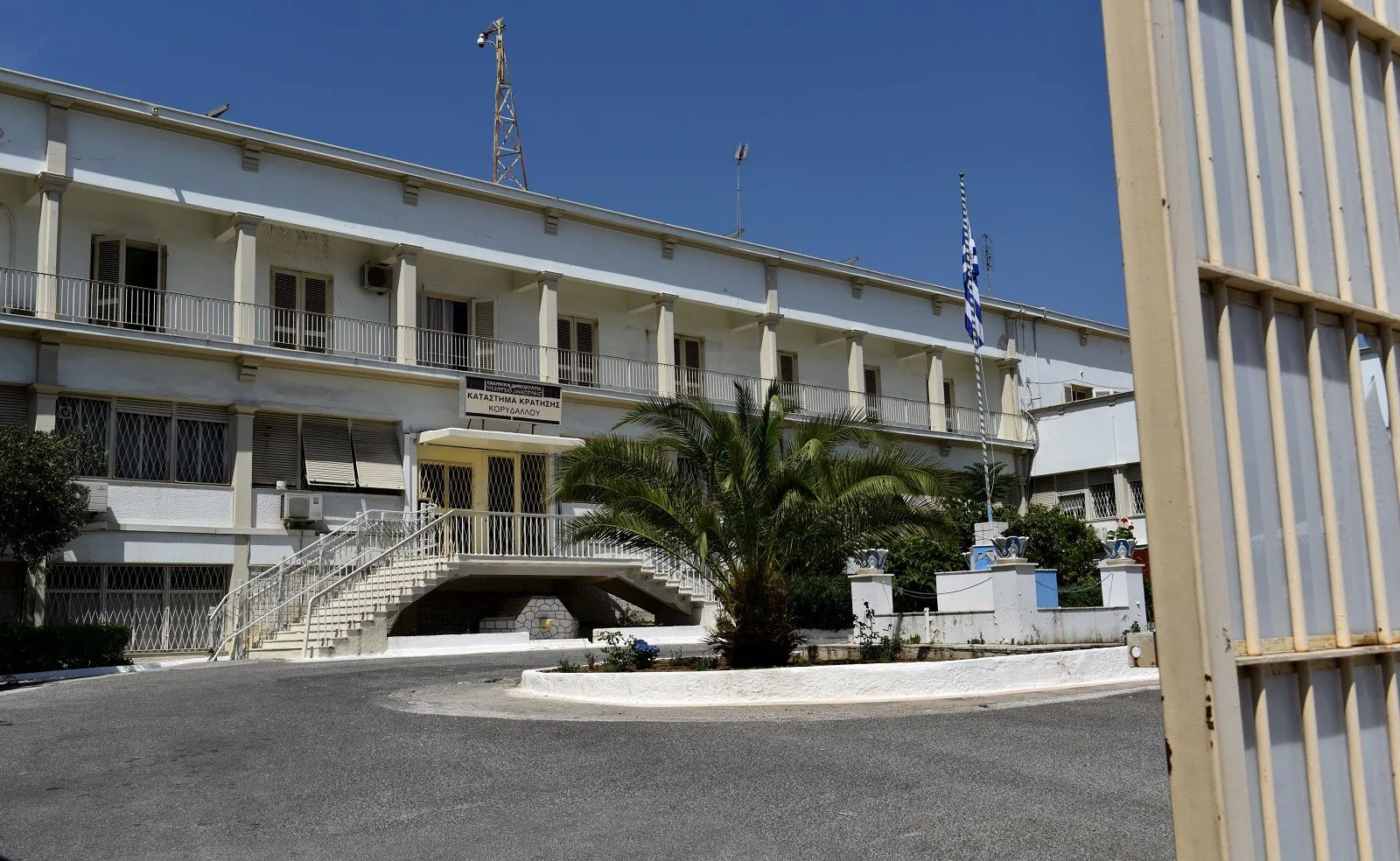 Δολοφόνησαν βαρυποινίτη μέσα στις φυλακές Κορυδαλλού