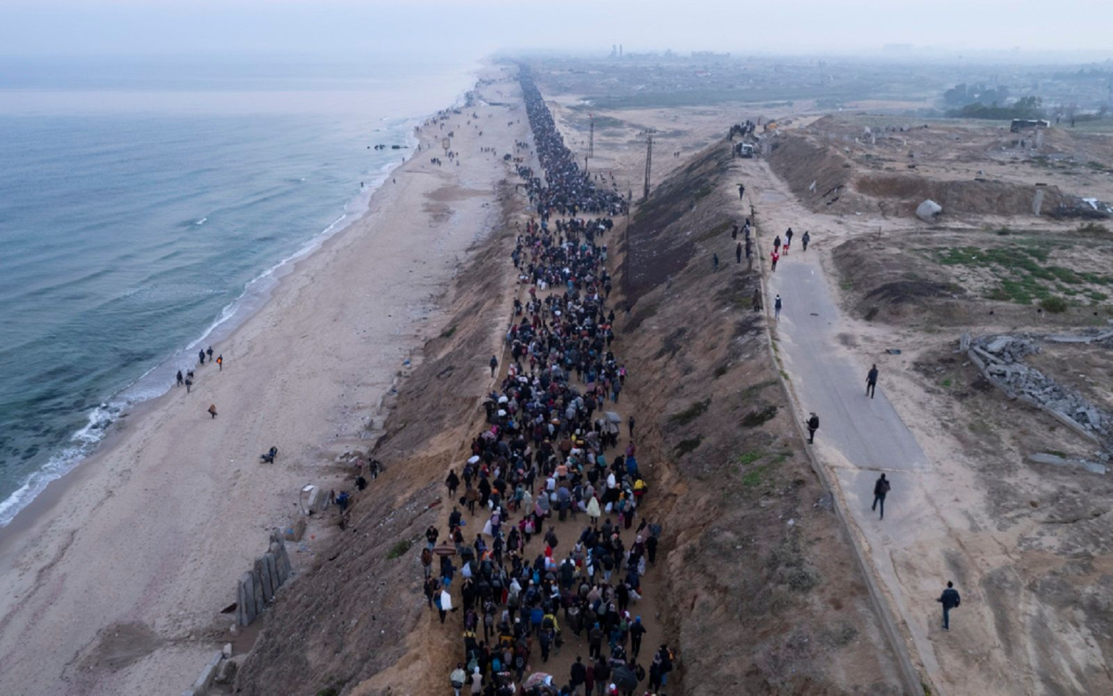 Επιστρέφουν οι εκτοπισμένοι Παλαιστίνιοι στη βόρεια Γάζα
