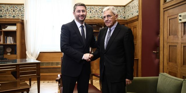 Συνάντηση του Πρόεδρου του ΠΑΣΟΚ Νίκου Ανδρουλάκη με τον Τάσο Γιαννίτση