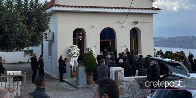 Χανιά: Θρήνος στο τελευταίο αντίο στον 22χρονο που σκοτώθηκε σε τροχαίο