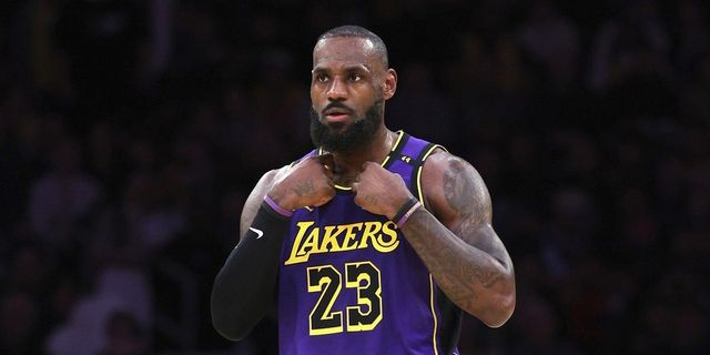 NBA: Ο ΛεΜπρόν Τζέιμς έγραψε ιστορία με το triple-double του κόντρα στους Γουίζαρντς