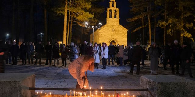 Μαυροβούνιο: Θλίψη και οργή στη συγκέντρωση στη μνήμη των νεκρών από τα πυρά ενόπλου