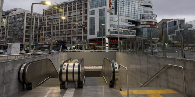 Θεσσαλονίκη: Κλείνουν 3 σταθμοί του Μετρό την Πέμπτη λόγω συγκέντρωσης για τα Τέμπη