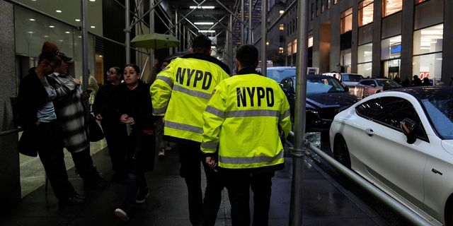 Νέα Υόρκη: Οι Αρχές αποκλείουν το ενδεχόμενο τρομοκρατικής επίθεσης για τους πυροβολισμούς στο Κουίνς
