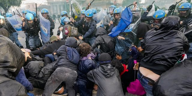 Ιταλία: Συγκρούσεις αστυνομίας – διαδηλωτών για τον θάνατο 19χρονου που δεν σταμάτησε σε έλεγχο των αρχών