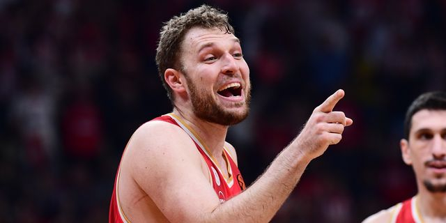 Ο Σάσα Βεζένκοβ στο SPORT24: “Δεν είχα ονειρευτεί ποτέ ότι θα έβαζα το όνομά μου δίπλα σε ιερά τέρατα όπως ο Πάσπαλι”