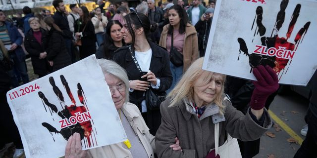 Διαδήλωση στη Σερβία για την τραγωδία στον σιδηροδρομικό σταθμό