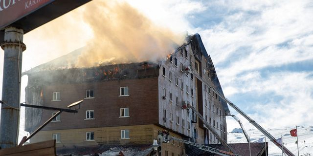 Τουρκία: 15 συλλήψεις για την πυρκαγιά στο ξενοδοχείο με 78 νεκρούς