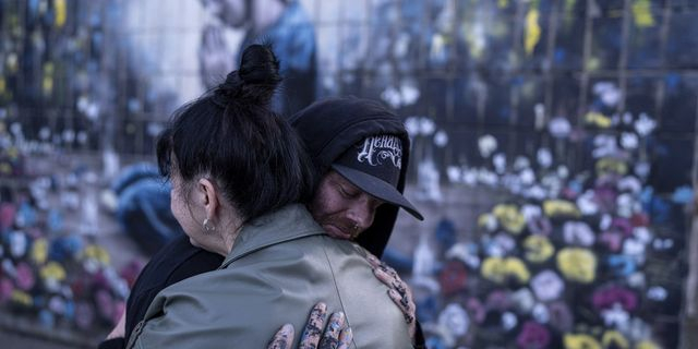 Ουκρανοί που έχασαν συγγενείς τους στον πόλεμο μπορούν πλέον να ζητήσουν αποζημίωση