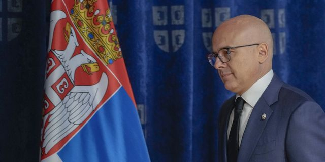 Σερβία: Κλιμακώνει η πολιτική κρίση μετά την παραίτηση του πρωθυπουργού Βούτσεβιτς