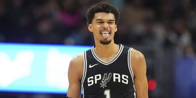 NBA: Γουεμπανιαμά και Σπερς διέλυσαν τους Λέικερς