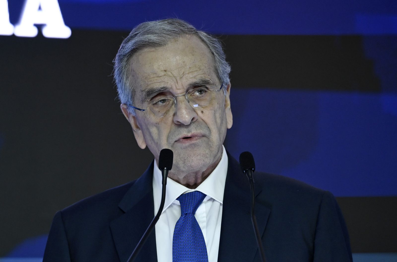 Γαλάζια καρφιά κατά Σαμαρά: Και το 2013 υπήρχε επιλογή “άλλο φύλο”
